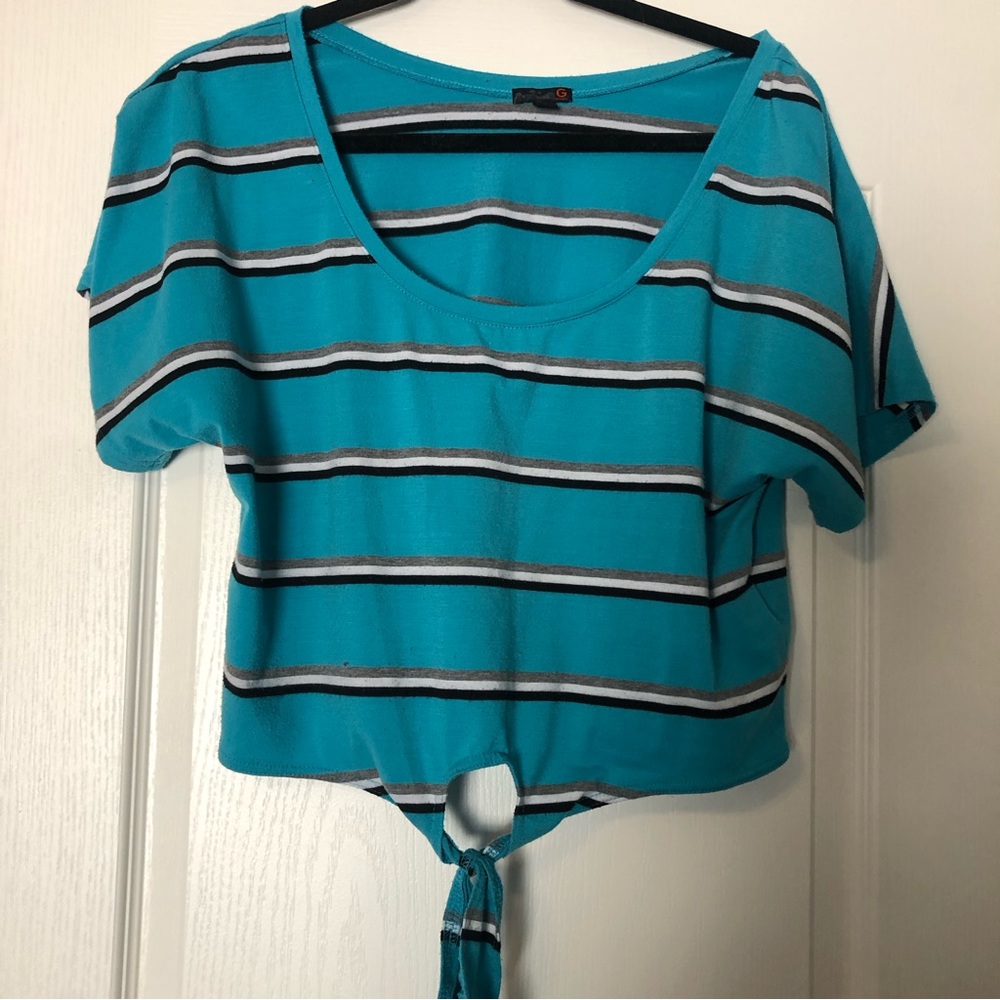 G by Guess front-tie T-shirt size M